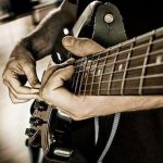 Уроки игры на гитаре. Обучение игре на гитаре.