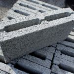 Блоки мелкоштучные керамзитобетонные и шлакоблоки