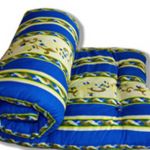 Матрасы продаются  пружинные и ватные - р/в вата хлопок.