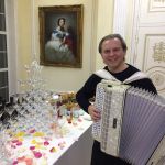 Баянист Виктор Баринов лучший выбор на праздник.